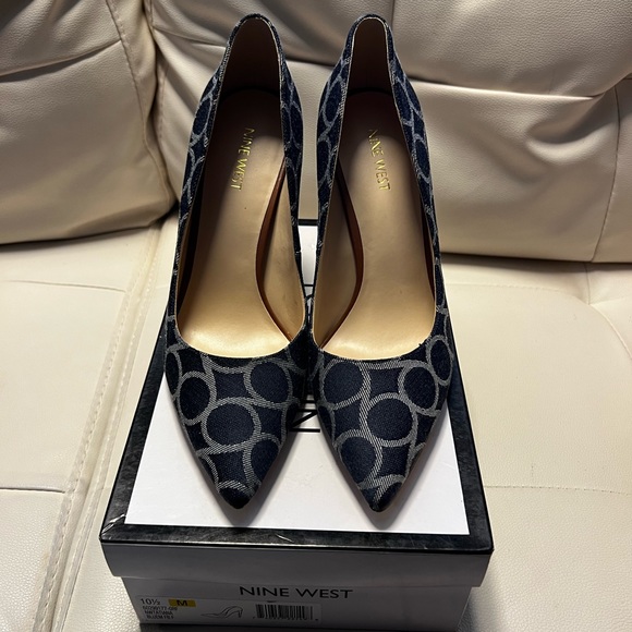Nine West Blue Jean Circle Fabric Pumps 4 inch heels with box. - Picture 1 of 5